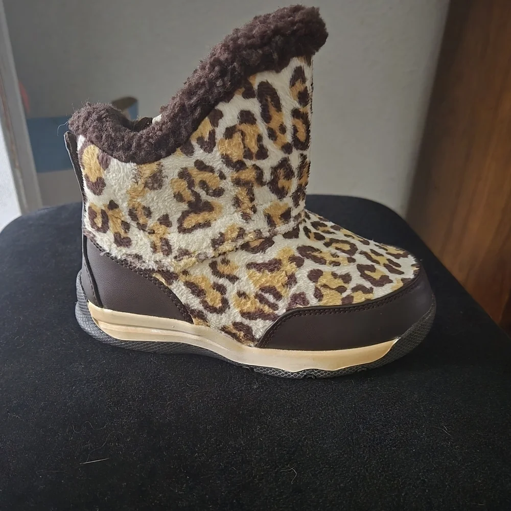 Nike Leopard Print Fur Boots